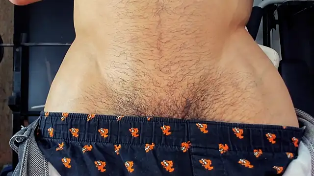 AlessandroKiing online show from May 19, 1:56 am