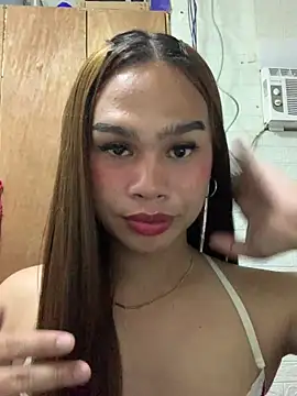 Snapshot of Essie_08 chatting on November 21, 8:29 pm Essie 08 online show from November 21, 8:29 pm