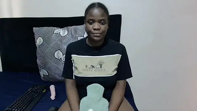 SweetTitties21 online show from June 15, 1:13 pm