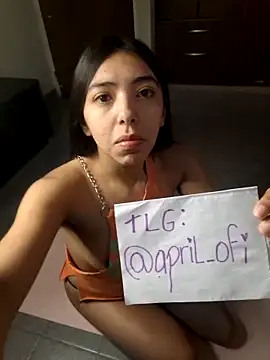missapril0101 online show from April 18, 11:47 am