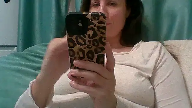 ALICAINWONDERLAND online show from March 6, 8:38 pm