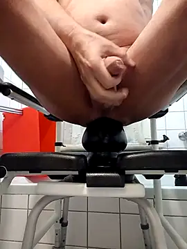 toywood online show from October 2, 4:52 am