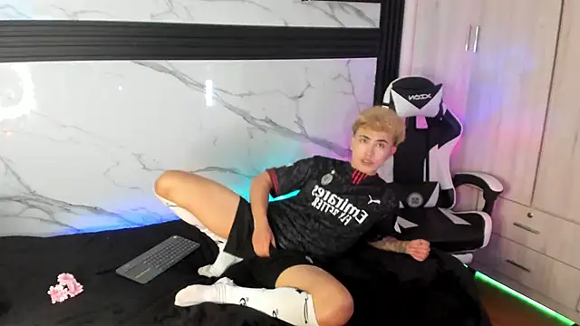 Snapshot of Saimonvela chatting on November 5, 1:38 am Saimonvela online show from November 5, 1:38 am