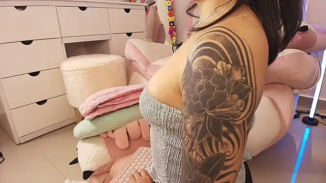 justonecute online show from June 10, 12:22 am