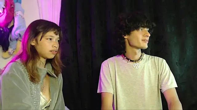 Snapshot of MixiPeach chatting on April 14, 2:17 am MixiPeach online show from April 14, 2:17 am