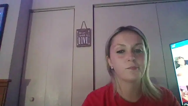 Snapshot of Candykissesxoxo chatting on October 3, 5:48 am Candykissesxoxo online show from October 3, 5:48 am