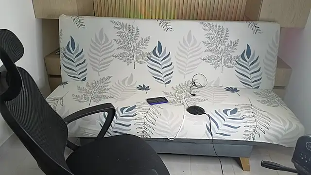 Snapshot of samiacooper25 chatting on December 3, 5:37 am samiacooper25 online show from December 3, 5:37 am