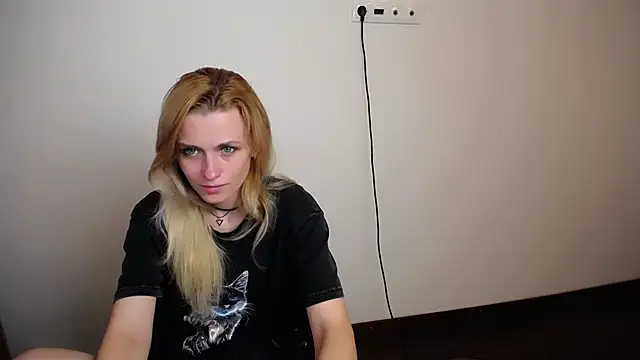 Snapshot of PeppyMia chatting on September 21, 7:10 am PeppyMia online show from September 21, 7:10 am