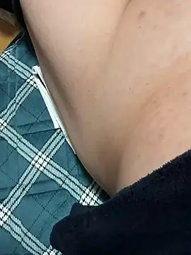 Snapshot of kari-deka chatting on February 9, 5:39 pm kari-deka online show from February 9, 5:39 pm