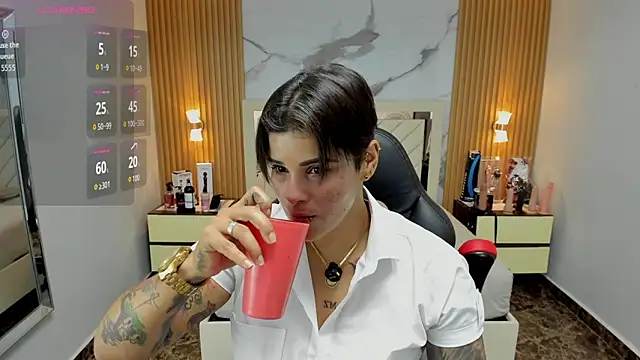 Snapshot of KAROLLJONES1 chatting on November 26, 7:26 pm KAROLLJONES1 online show from November 26, 7:26 pm