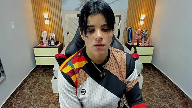 Snapshot of KAROLLJONES1 chatting on December 4, 7:22 pm KAROLLJONES1 online show from December 4, 7:22 pm