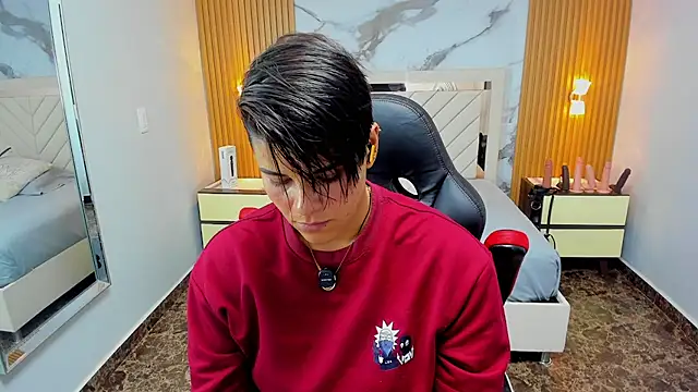 KAROLLJONES1 online show from March 9, 7:29 pm