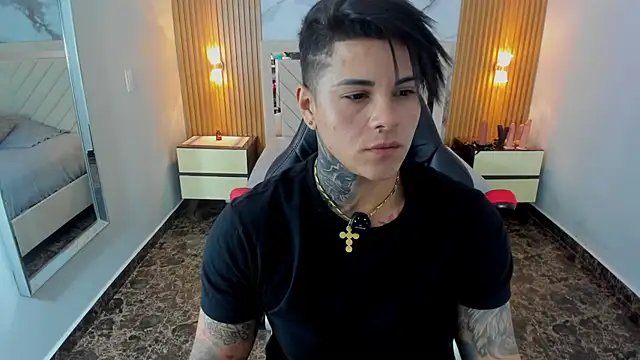 KAROLLJONES1 online show from June 4, 12:33 pm