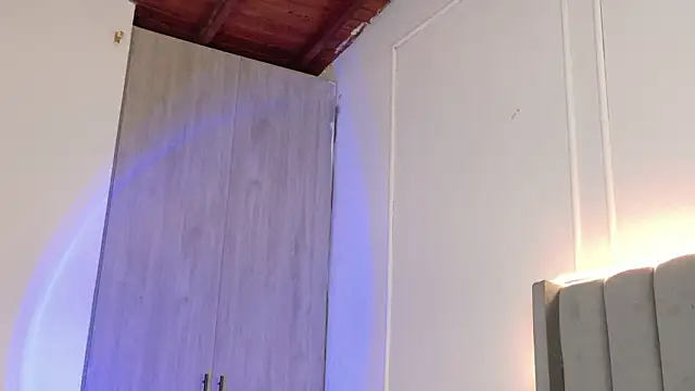 Snapshot of Ice_Princess_ chatting on March 10, 4:17 am Ice Princess online show from March 10, 4:17 am