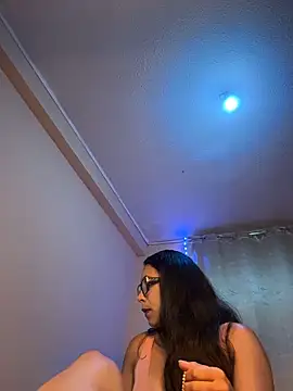 princesaliay online show from March 7, 10:01 am