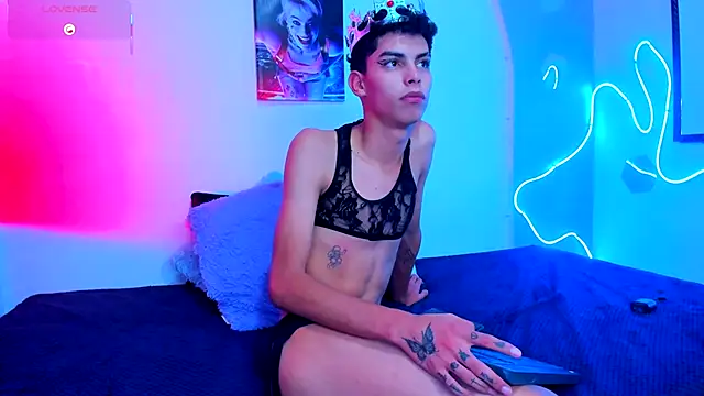 Room 69x online show from September 25, 4:43 pm