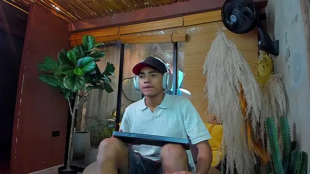 AlanCutee online show from December 1, 12:43 pm