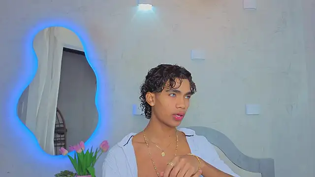 AlanCutee online show from May 25, 3:56 am