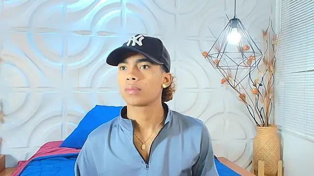 AlanCutee online show from June 3, 1:03 pm