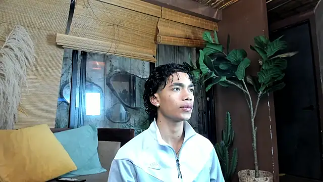 AlanCutee online show from June 12, 1:10 pm