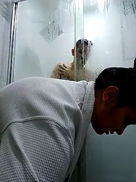 Snapshot of Esmeralda333 chatting on September 26, 2:32 pm Esmeralda333 online show from September 26, 2:32 pm