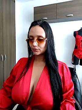 Snapshot of Esmeralda333 chatting on October 19, 1:45 pm Esmeralda333 online show from October 19, 1:45 pm