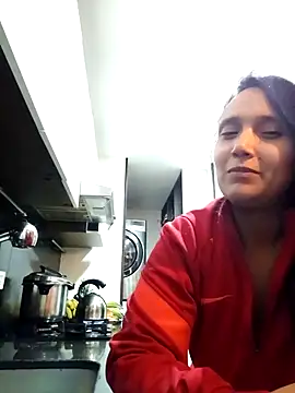 Snapshot of Esmeralda333 chatting on October 28, 12:36 am Esmeralda333 online show from October 28, 12:36 am