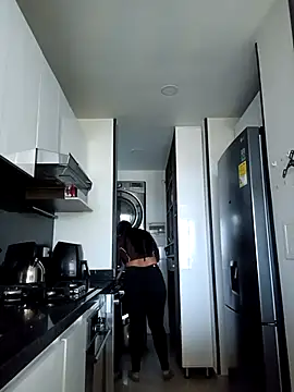 Snapshot of Esmeralda333 chatting on March 24, 3:39 pm Esmeralda333 online show from March 24, 3:39 pm