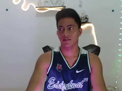 Lloyd wintours online show from March 10, 4:01 pm