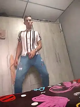 Snapshot of monjita_suyo chatting on February 8, 10:13 pm monjita suyo online show from February 8, 10:13 pm