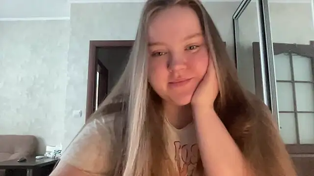 Snapshot of Alice898 chatting on July 9, 9:02 am Alice898 online show from July 9, 9:02 am