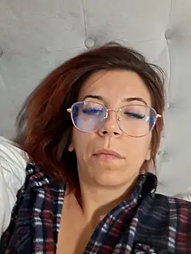 Anayssa  online show from September 28, 8:25 pm