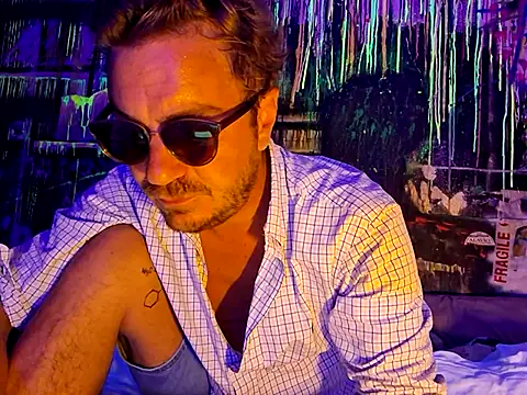 Snapshot of 3615-ULLA chatting on September 20, 12:44 am 3615-ULLA online show from September 20, 12:44 am