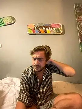 Snapshot of 3615-ULLA chatting on November 8, 8:51 pm 3615-ULLA online show from November 8, 8:51 pm