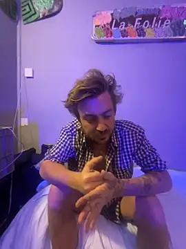 Snapshot of 3615-ULLA chatting on November 9, 8:56 am 3615-ULLA online show from November 9, 8:56 am