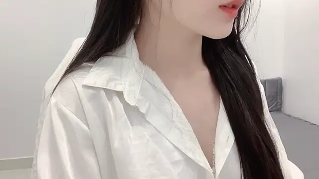    Lily    online show from April 25, 4:26 pm