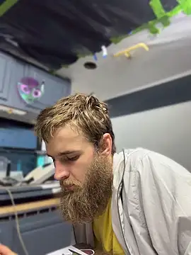 high3ndlowlife online show from May 14, 7:37 am