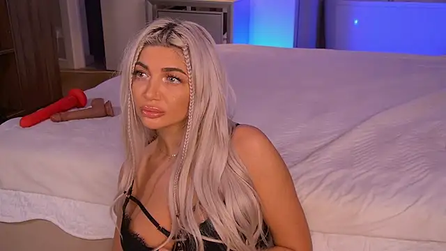 ElsaSinn online show from October 13, 4:01 am