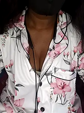 Snapshot of Thamilmegalai chatting on January 14, 3:45 am Thamilmegalai online show from January 14, 3:45 am