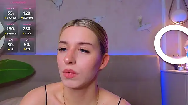 Snapshot of BonnieWalton chatting on November 23, 8:47 am BonnieWalton online show from November 23, 8:47 am