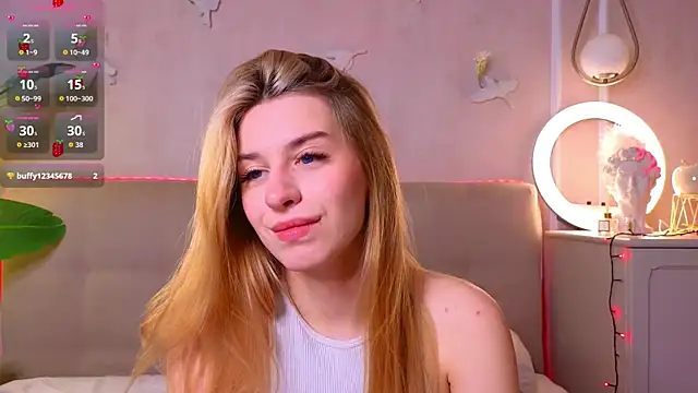 Snapshot of BonnieWalton chatting on November 30, 8:40 am BonnieWalton online show from November 30, 8:40 am