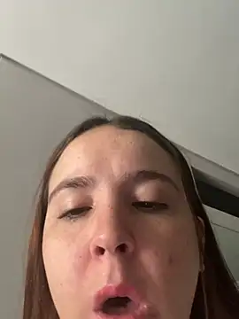 m0ranguinh0s2 online show from June 24, 12:59 pm