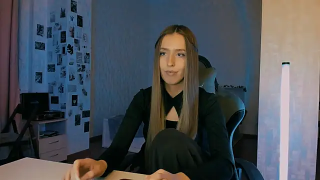 Snapshot of yourrdanceteacher chatting on December 13, 8:36 pm yourrdanceteacher online show from December 13, 8:36 pm