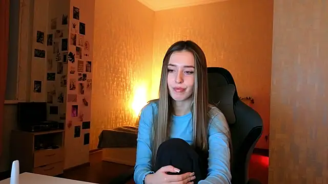 Snapshot of yourrdanceteacher chatting on December 18, 8:48 pm yourrdanceteacher online show from December 18, 8:48 pm