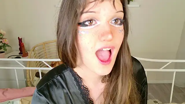 Snapshot of kamila_blush chatting on December 4, 3:16 am kamila blush online show from December 4, 3:16 am