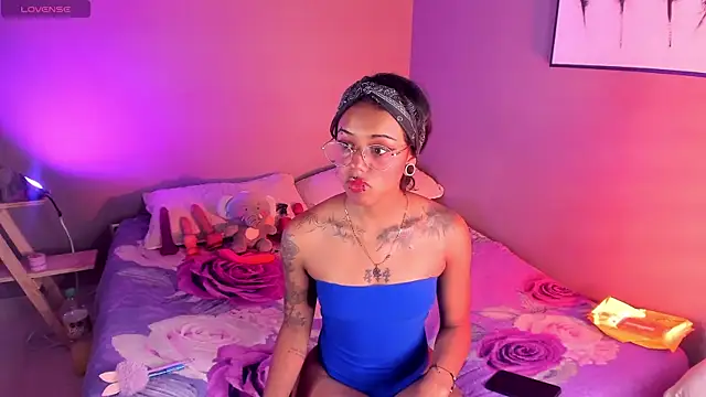 Snapshot of nyxmoonhells chatting on October 6, 7:44 pm nyxmoonhells online show from October 6, 7:44 pm