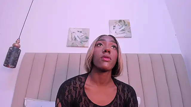 Snapshot of Mistt_Mia chatting on July 25, 6:05 pm Mistt Mia online show from July 25, 6:05 pm