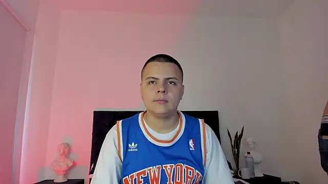 NoahLux online show from September 18, 8:11 pm