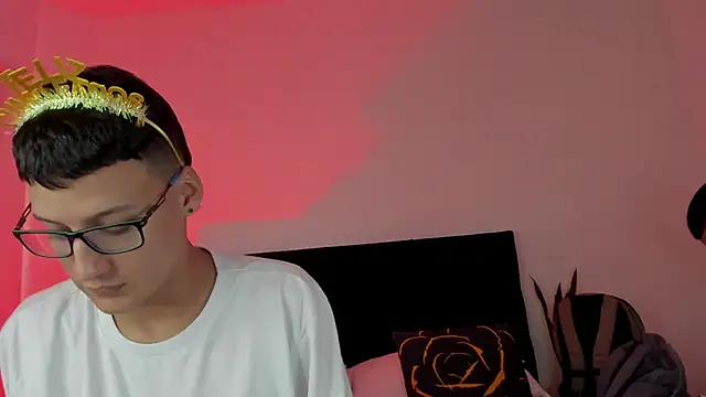 NoahLux online show from September 23, 6:55 pm