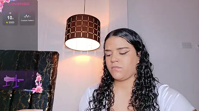 emily perezz online show from November 13, 7:35 pm